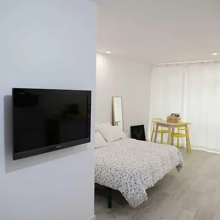 Estudio En El Centro De Puerto De La Cruz 푸에르토 드 라 크루즈